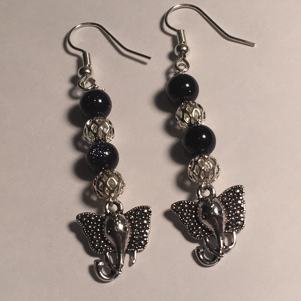 Earrings - Picture 1 of 3